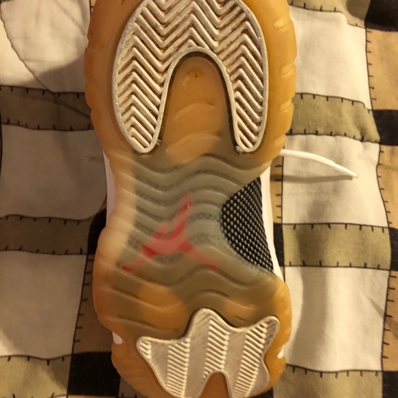 Jordan 11 Platinum Tint - Picture 5 of 8